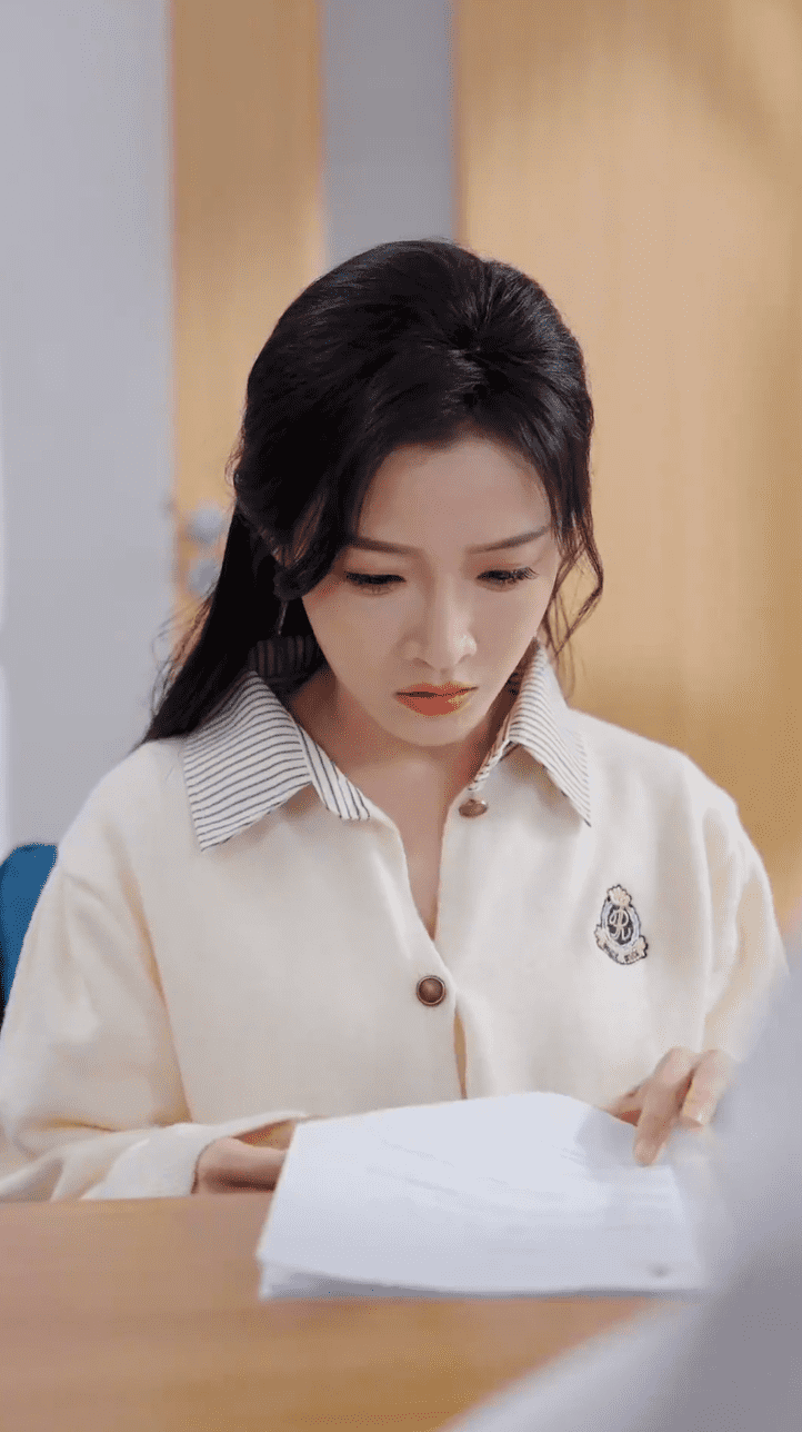 離婚后，陸總舔狗上身幫我提鞋